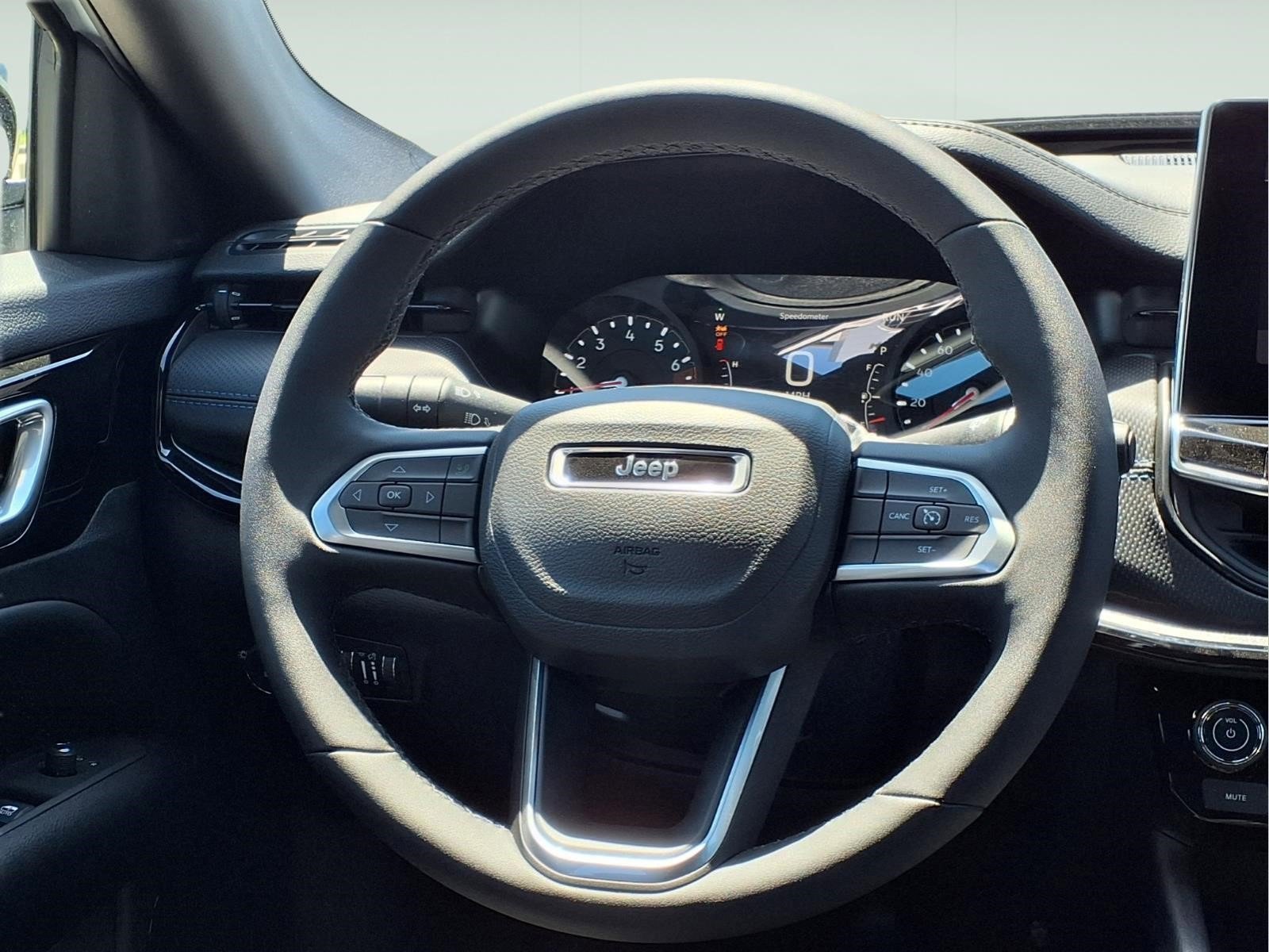 New 2026 Jeep Compass Latitude image 9