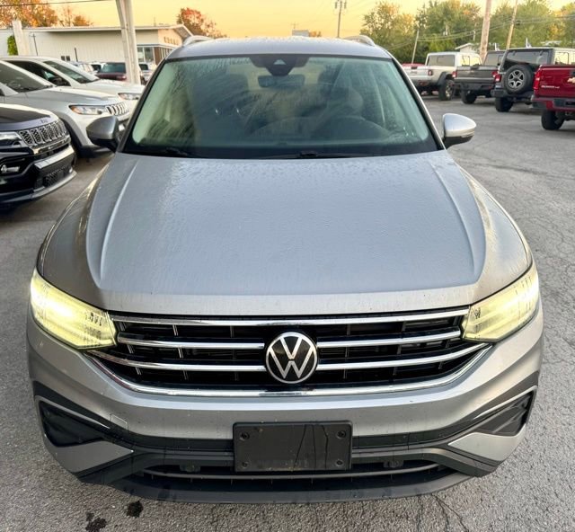 Used 2022 Volkswagen Tiguan SE AWD/4WD image 7