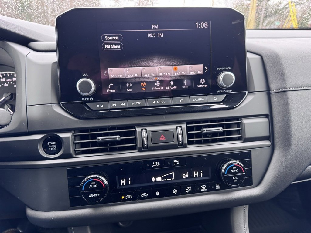 Used 2025 Nissan Pathfinder S image 17