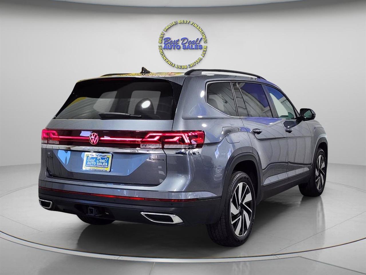 Used 2024 Volkswagen Atlas SE AWD/4WD image 6