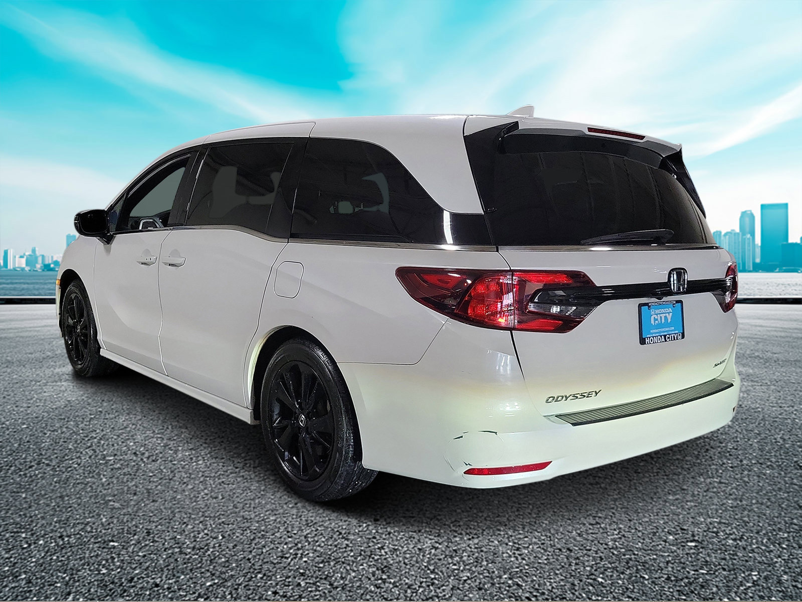 Used 2023 Honda Odyssey Sport image 3