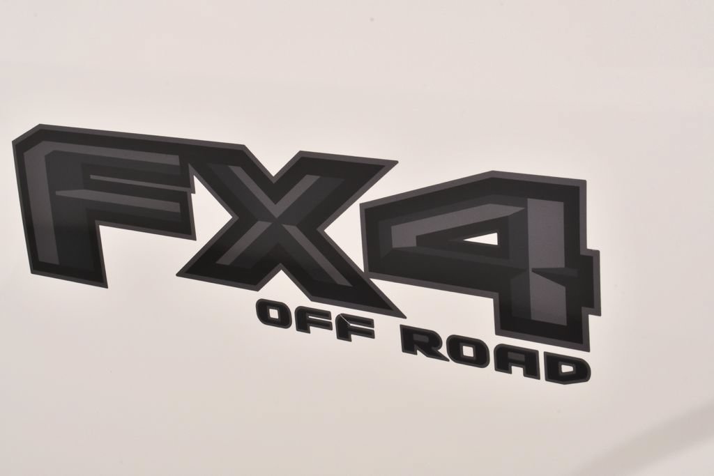 Used 2016 Ford F150 Platinum w/ Equipment Group 701A Luxury AWD/4WD image 17