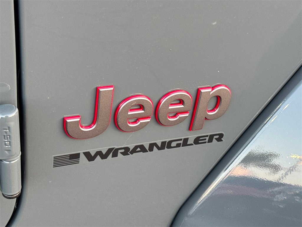 New 2025 Jeep Wrangler Unlimited Rubicon w/ XTREMEE 35" Tire Package image 8