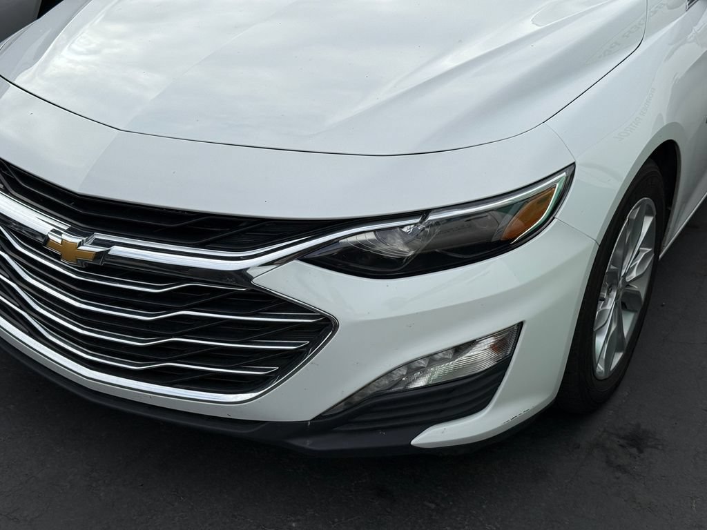 Used 2024 Chevrolet Malibu LT FWD image 2