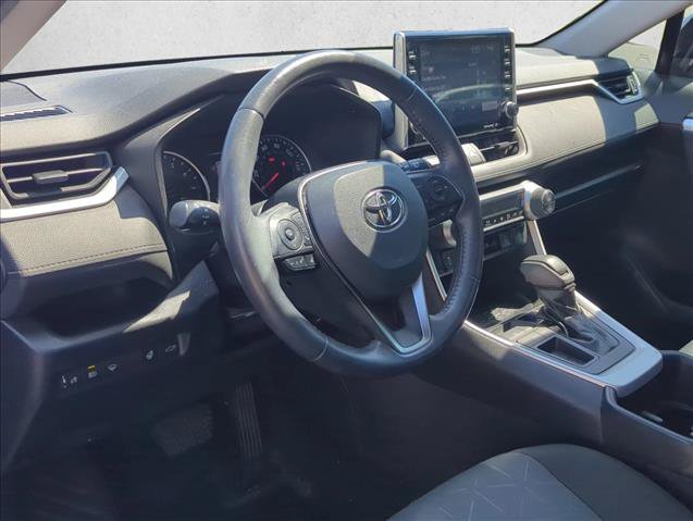 Used 2022 Toyota RAV4 XLE w/ Convenience Package FWD image 9