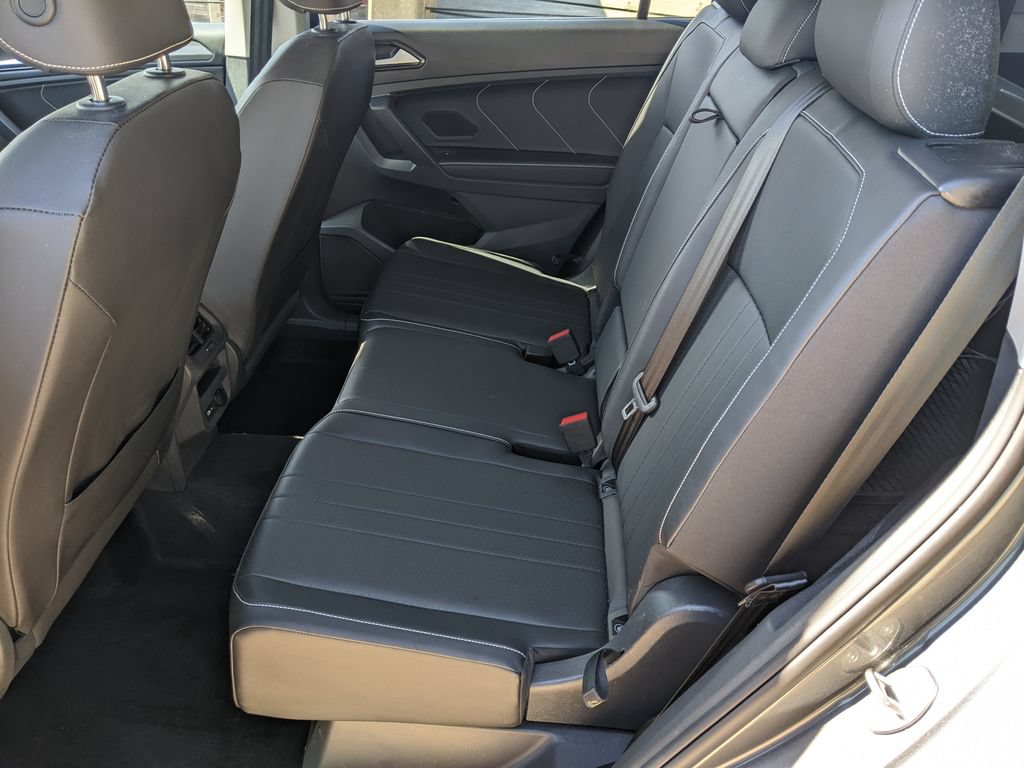 Certified 2023 Volkswagen Tiguan SE FWD image 23