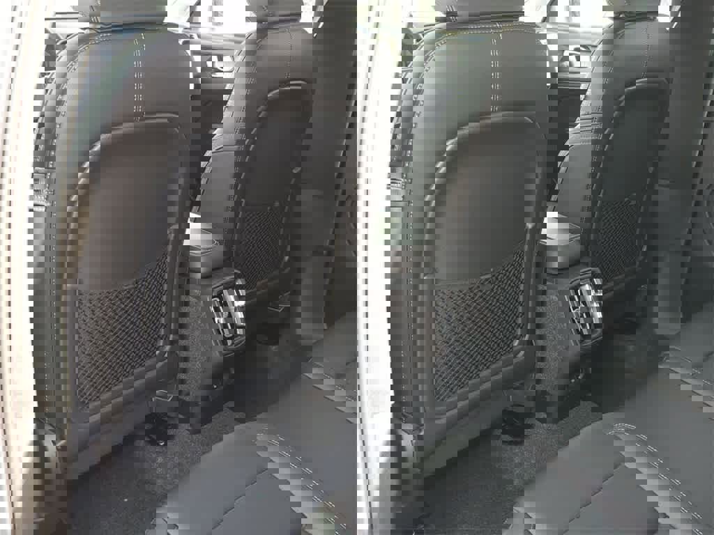 New 2026 Volvo XC40 B5 Plus w/ Protection Package Premier image 17