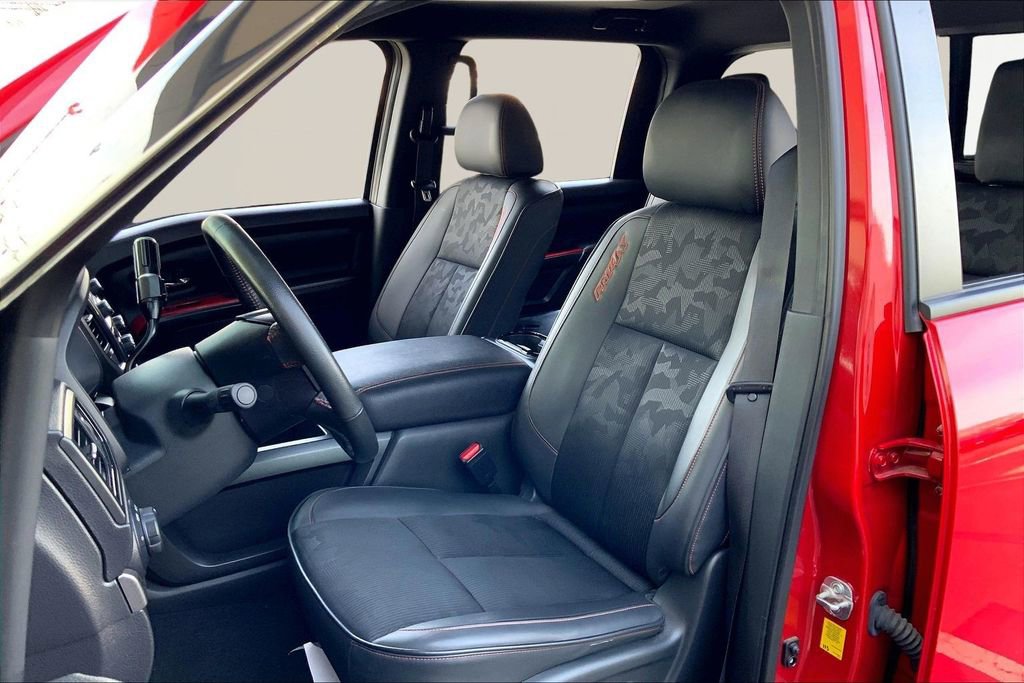 Used 2021 Nissan Titan PRO-4X image 15
