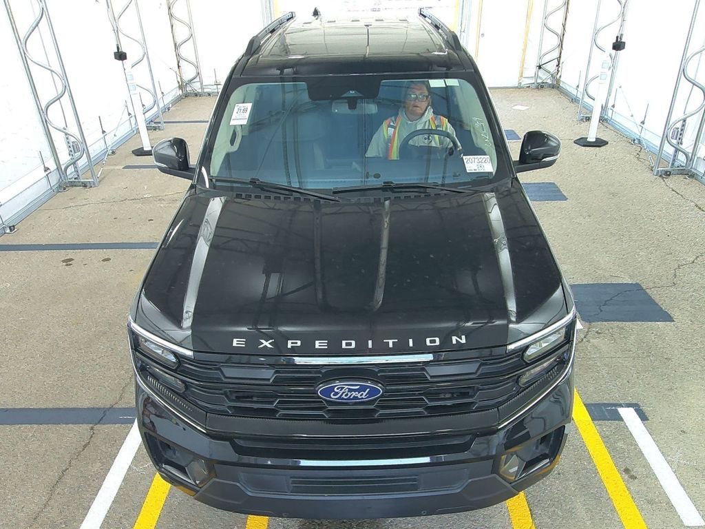Used 2025 Ford Expedition Max Active image 5