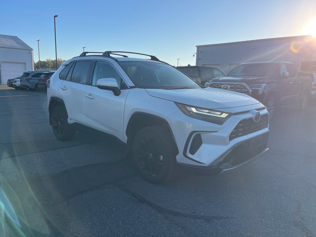 Used 2023 Toyota RAV4 SE w/ Convenience Package AWD/4WD image 7