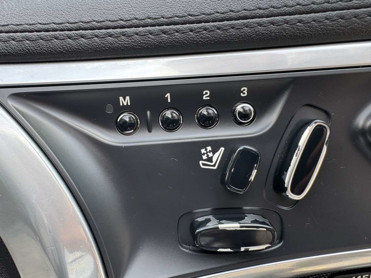 Used 2018 Jaguar F-TYPE Coupe RWD image 30
