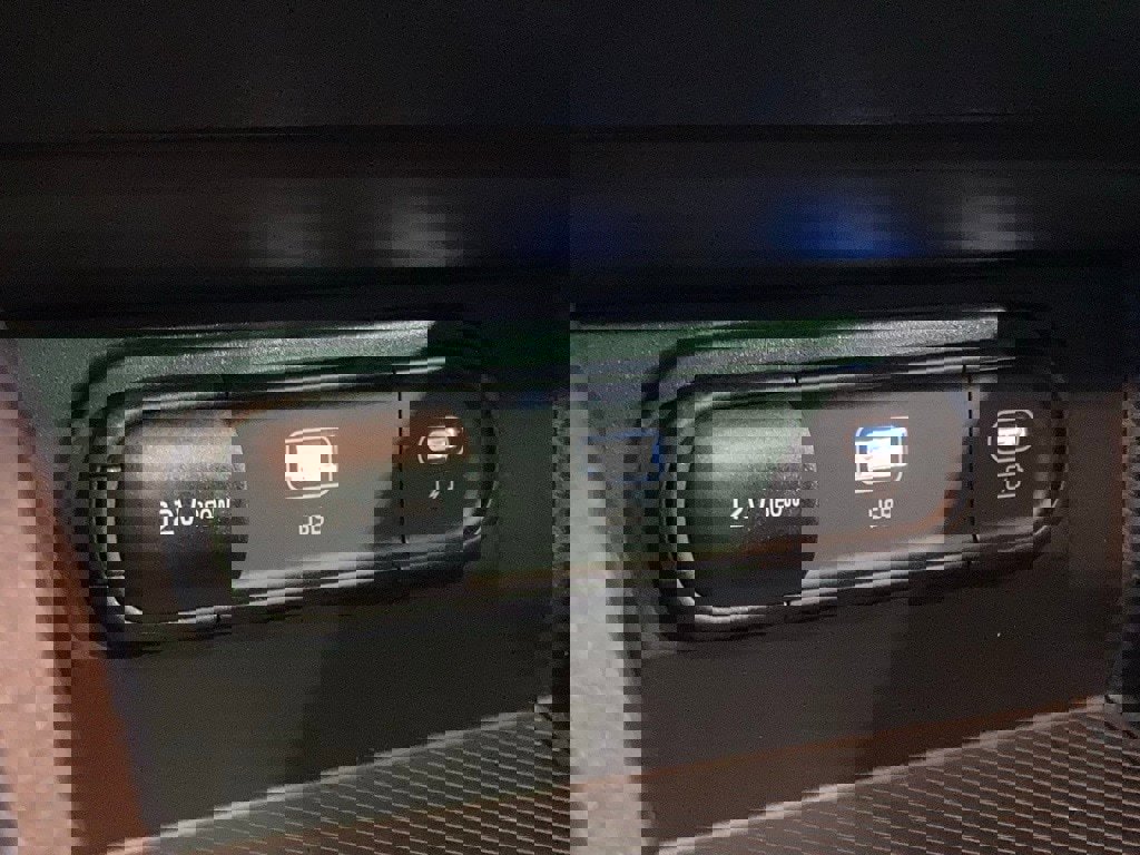 Used 2025 Kia Sportage LX image 22