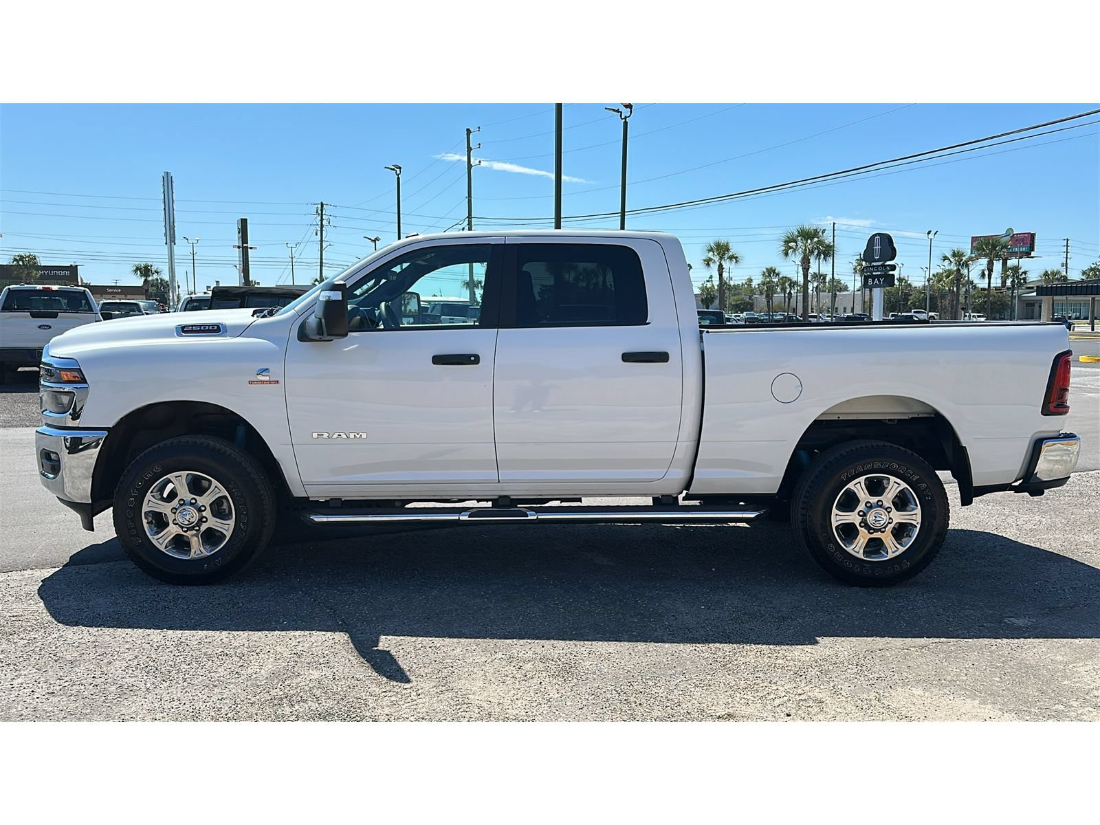 Used 2025 RAM 2500 Big Horn AWD/4WD image 3
