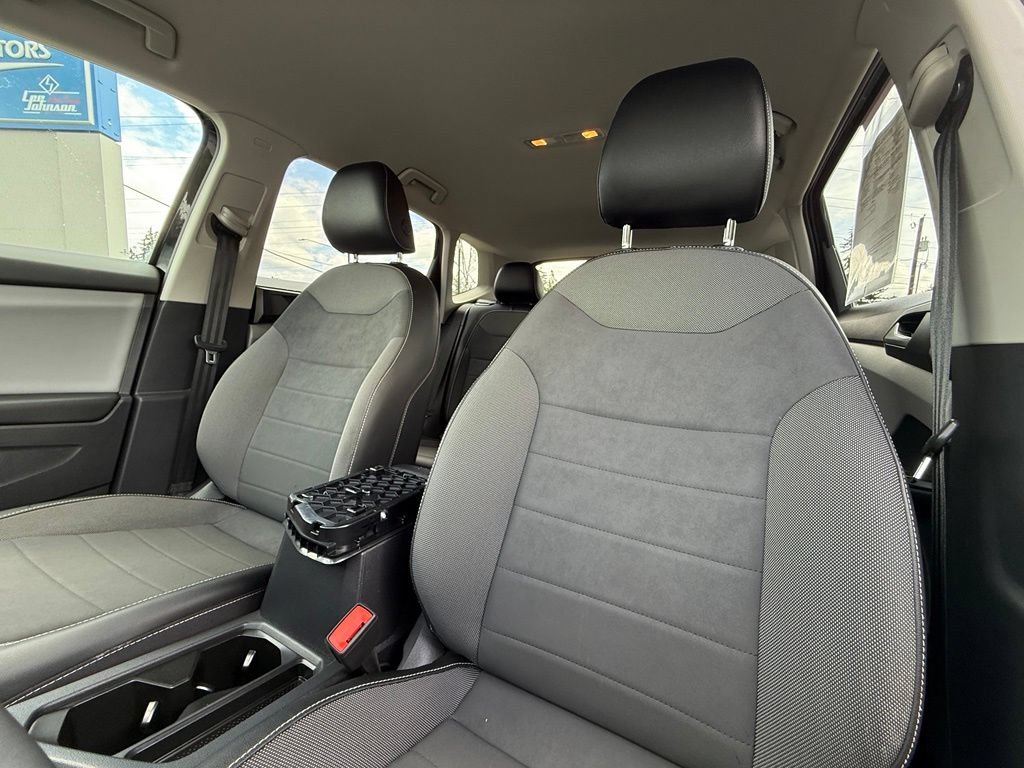 Used 2022 Volkswagen Taos SE AWD/4WD image 11