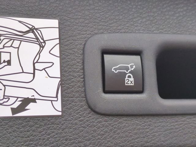 Used 2023 Toyota Sienna XSE image 29