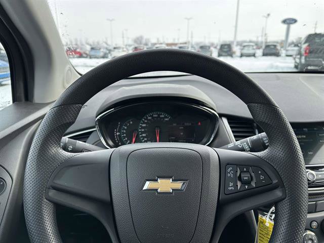 Used 2019 Chevrolet Trax LS image 17