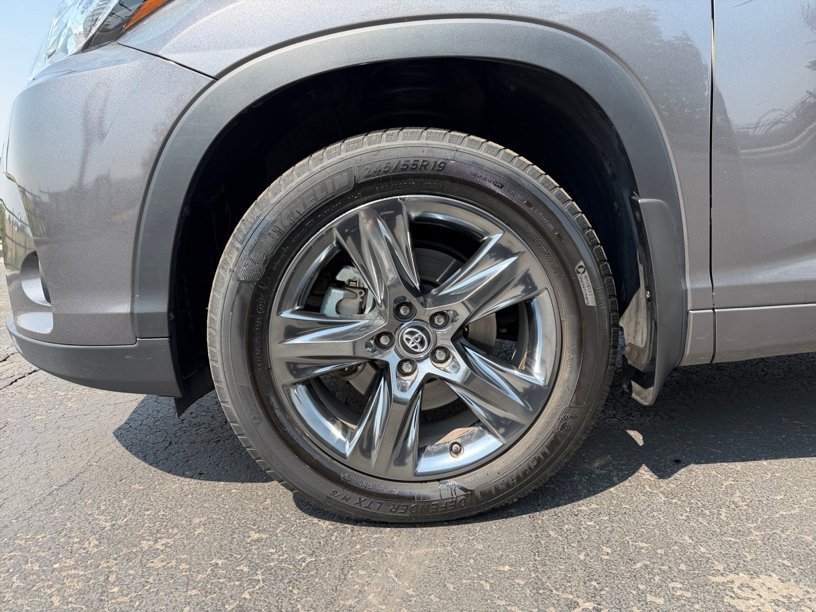 Used 2018 Toyota Highlander Limited Platinum AWD/4WD image 24