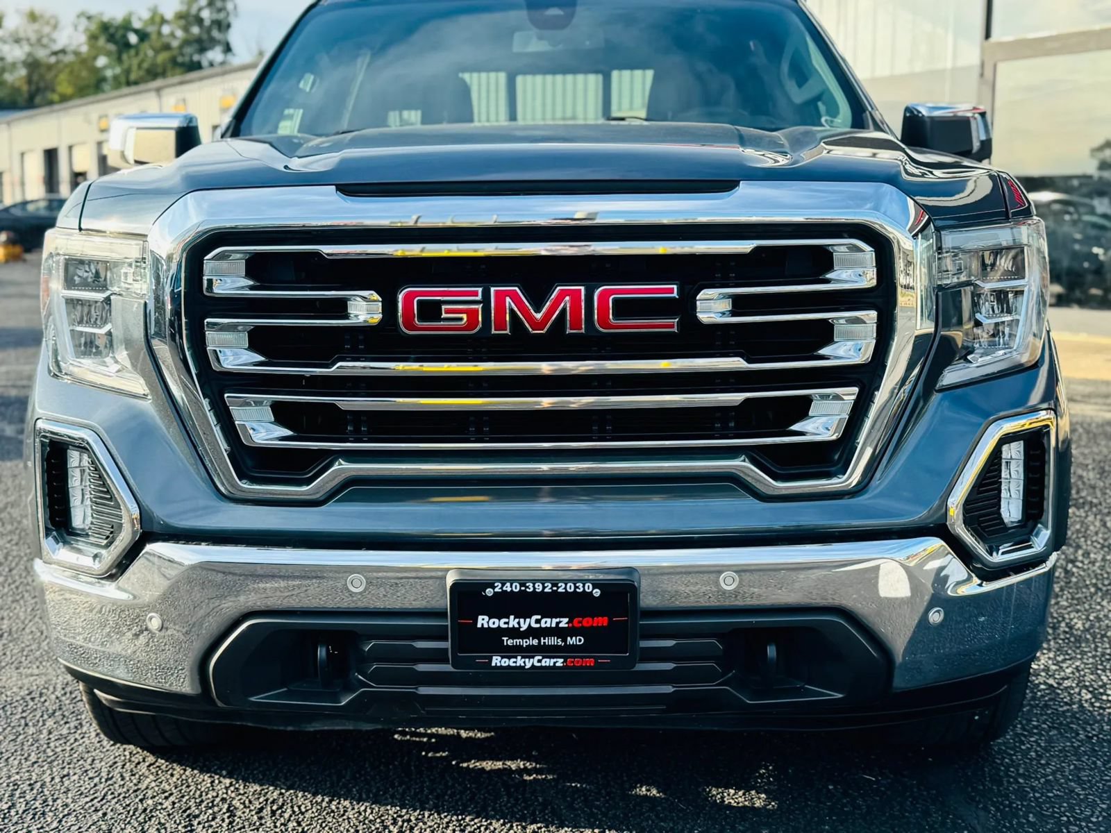 Used 2019 GMC Sierra 1500 SLT w/ SLT Premium Plus Package AWD/4WD image 2