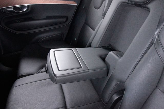 Certified 2025 Volvo XC90 B5 Plus w/ Protection Package Premier AWD/4WD image 35