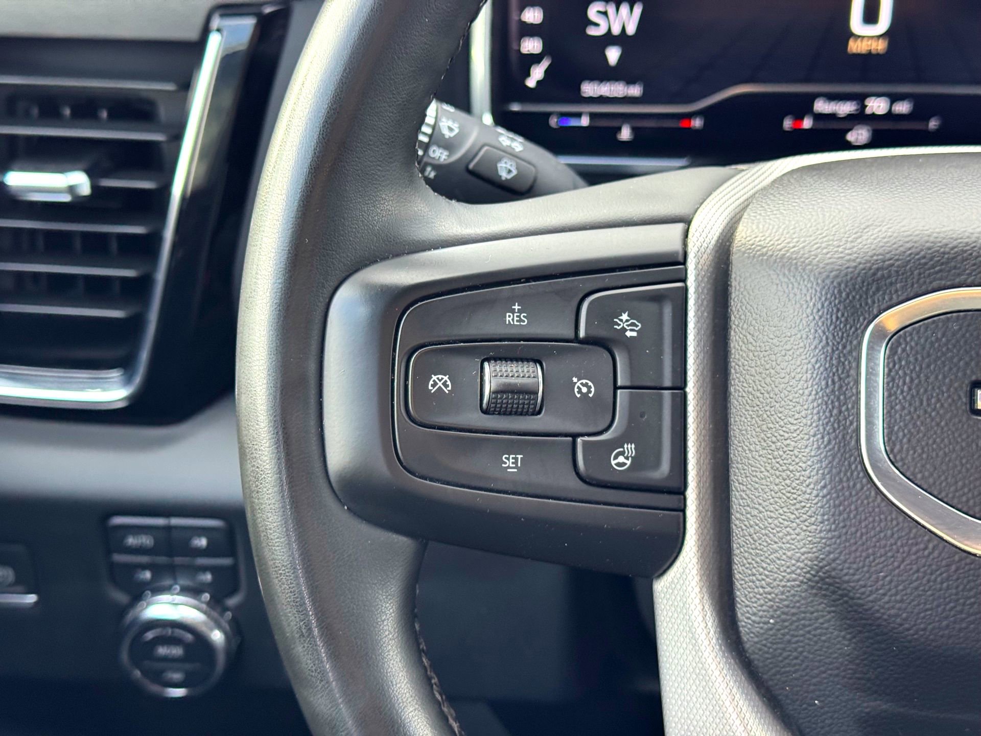 Used 2024 GMC Sierra 3500 Denali w/ Denali Reserve Package image 27