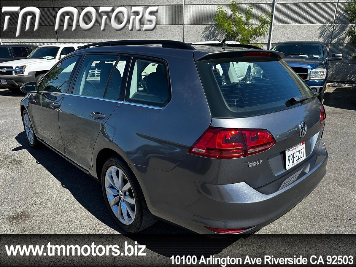 Used 2015 Volkswagen Golf SE image 4