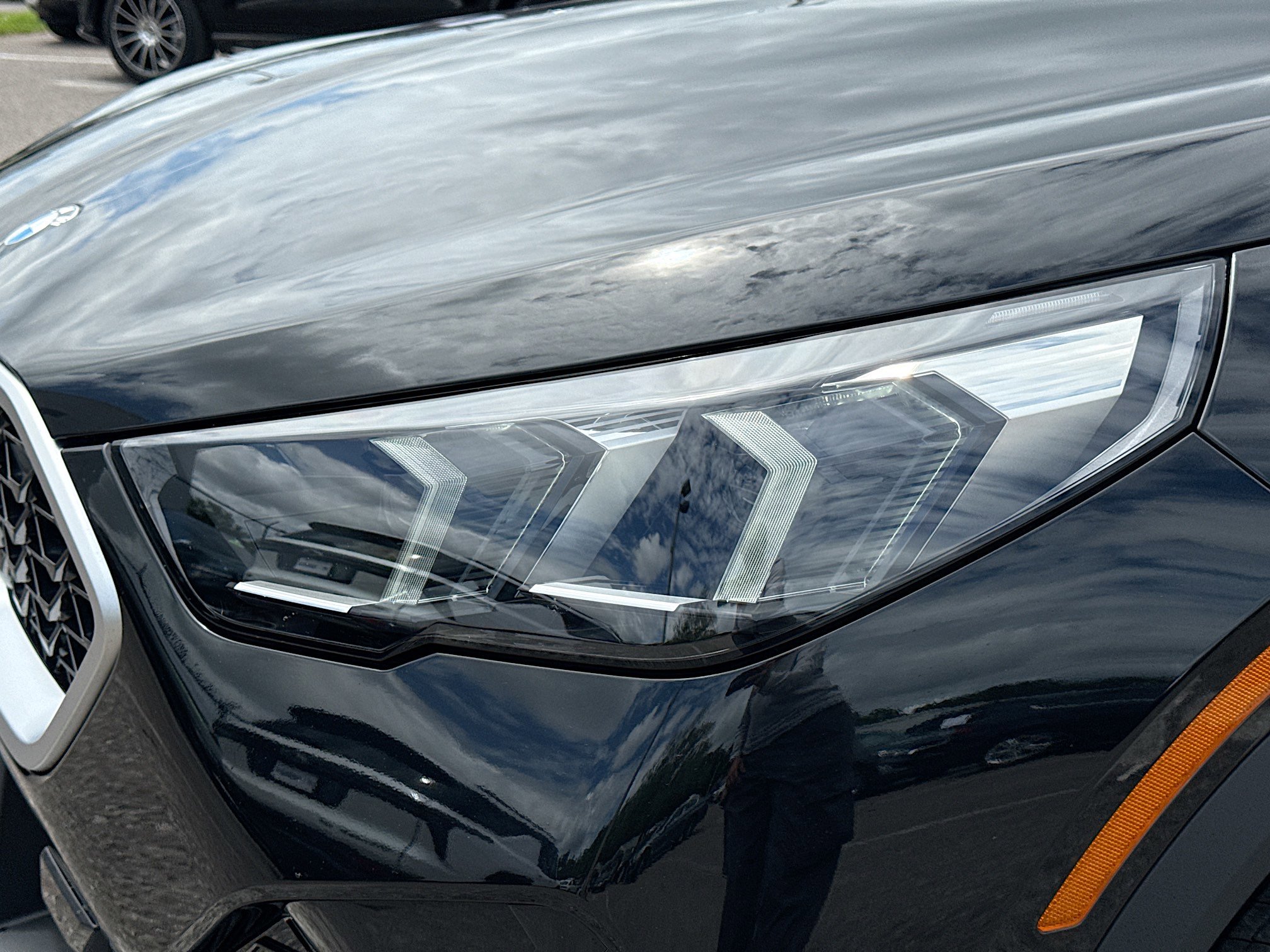 Used 2025 BMW X2 xDrive28i image 9