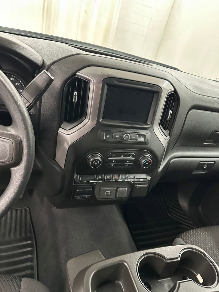 Used 2020 Chevrolet Silverado 1500 Custom w/ Custom Value Package image 16