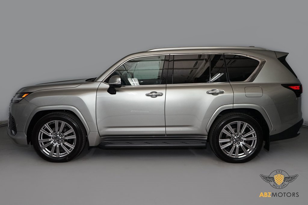 Used 2025 Lexus LX 700h Ultra Luxury image 5