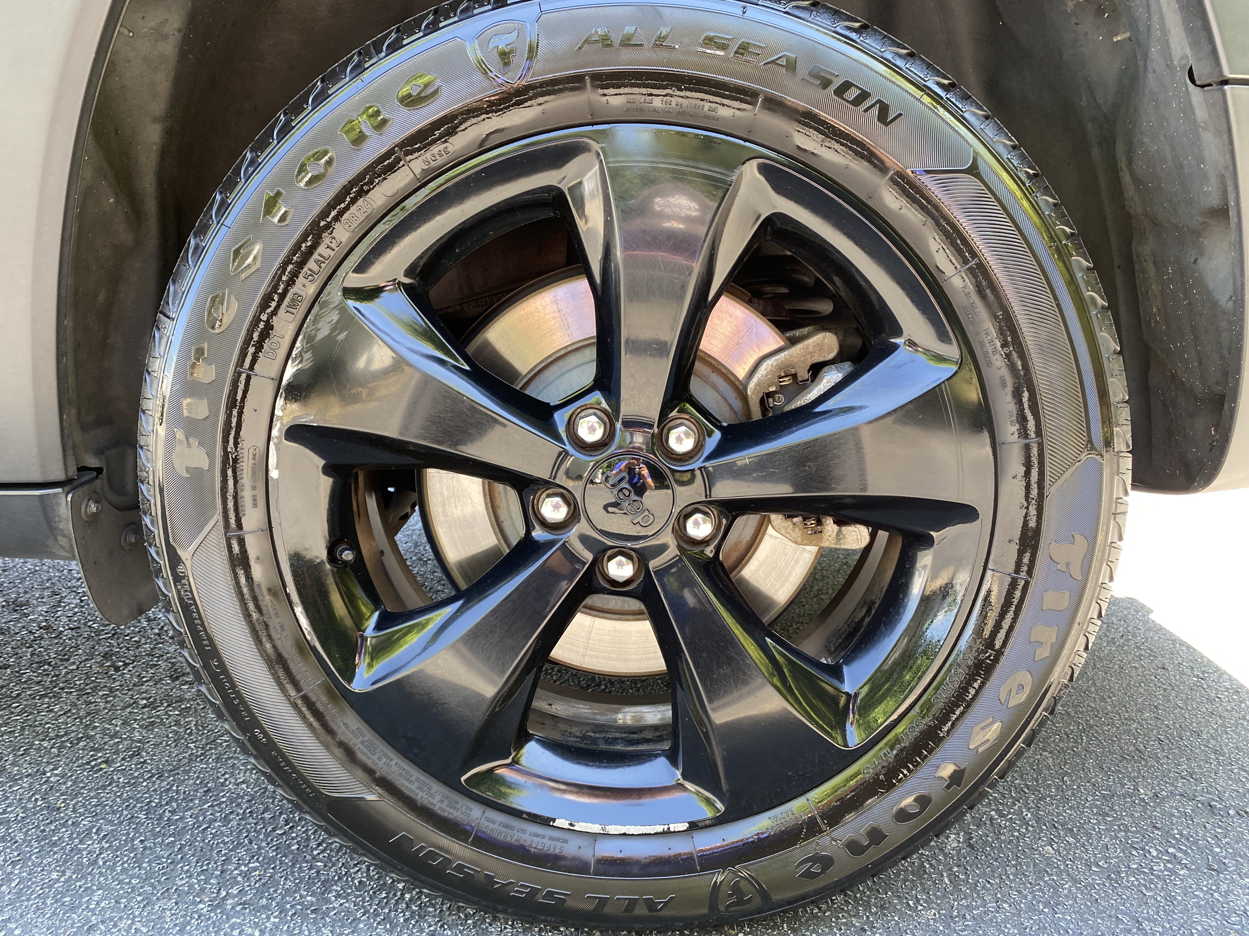 Used 2019 Jeep Cherokee Latitude Plus FWD image 41