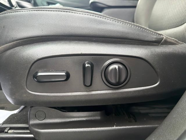 Used 2020 Buick Encore GX Select w/ Advanced Technology Package AWD/4WD image 16