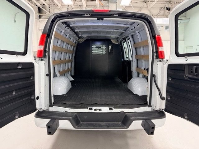 Certified 2025 GMC Savana 2500 w/ Driver Convenience Package RWD image 19