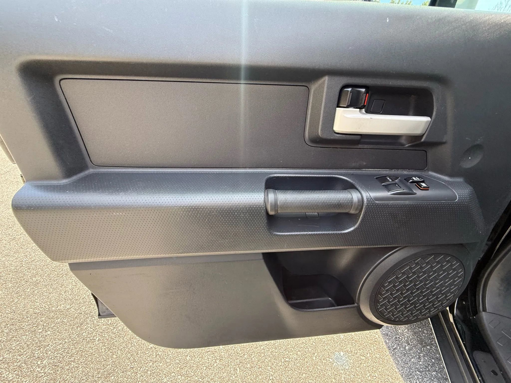 Used 2010 Toyota FJ Cruiser 4WD image 9