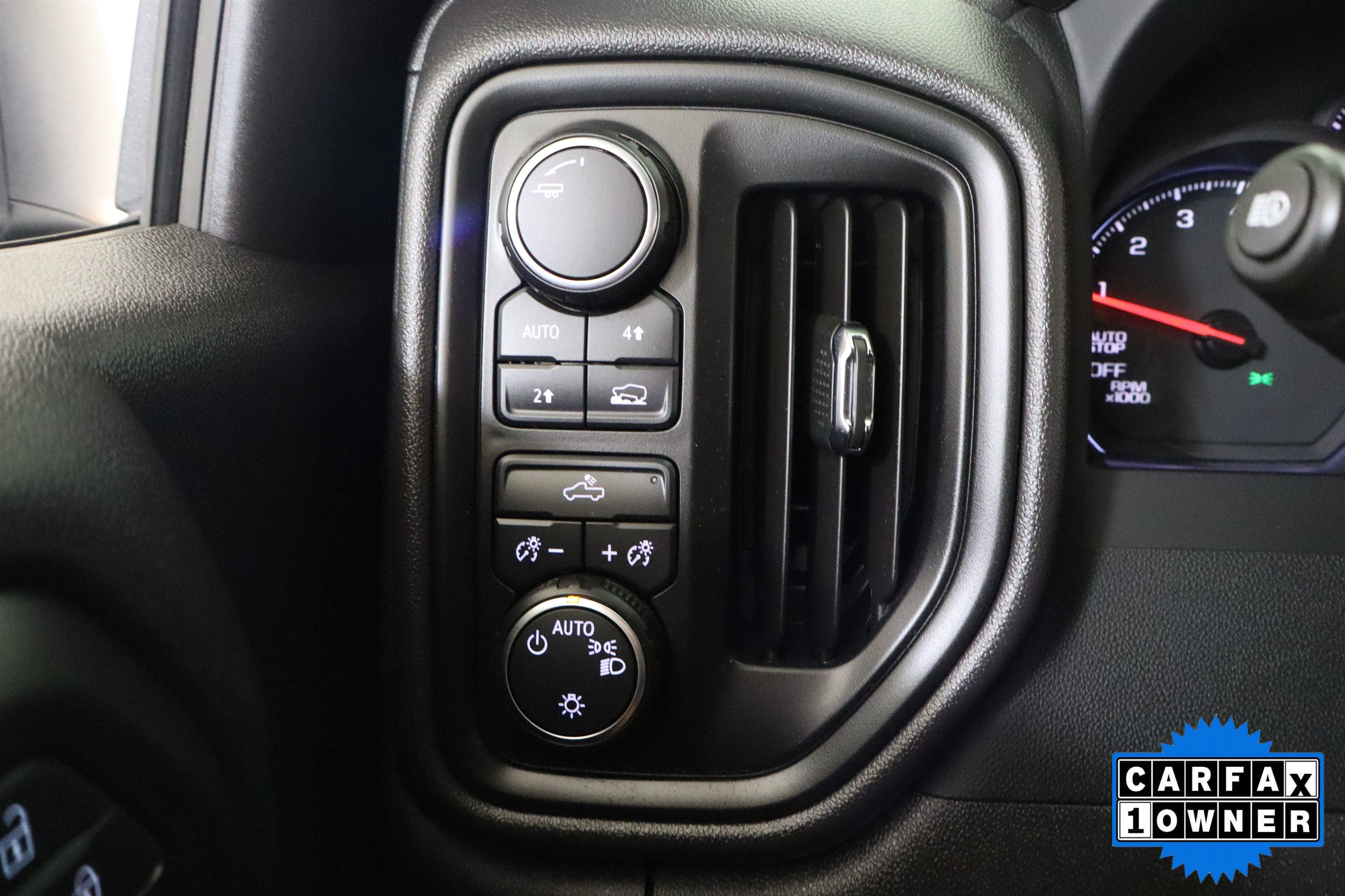 Used 2025 Chevrolet Silverado 1500 Custom w/ Turbomax Blackout Package AWD/4WD image 33