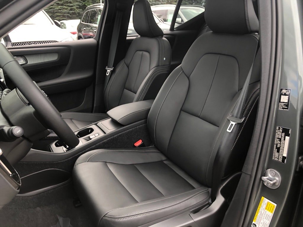 New 2026 Volvo XC40 B5 Core w/ Protection Package Premier AWD/4WD image 29