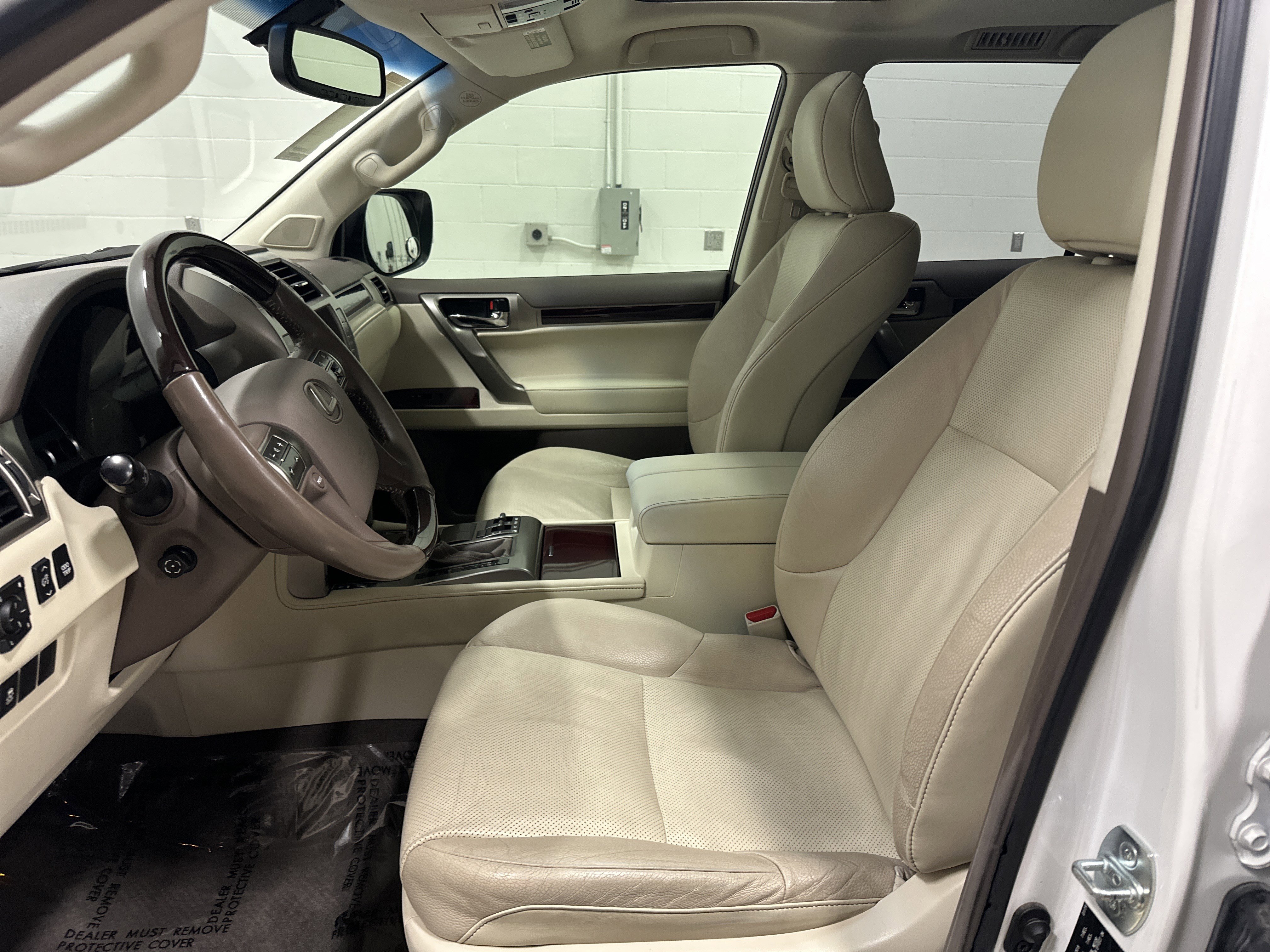 Used 2019 Lexus GX 460 Premium w/ Premium Package AWD/4WD image 16