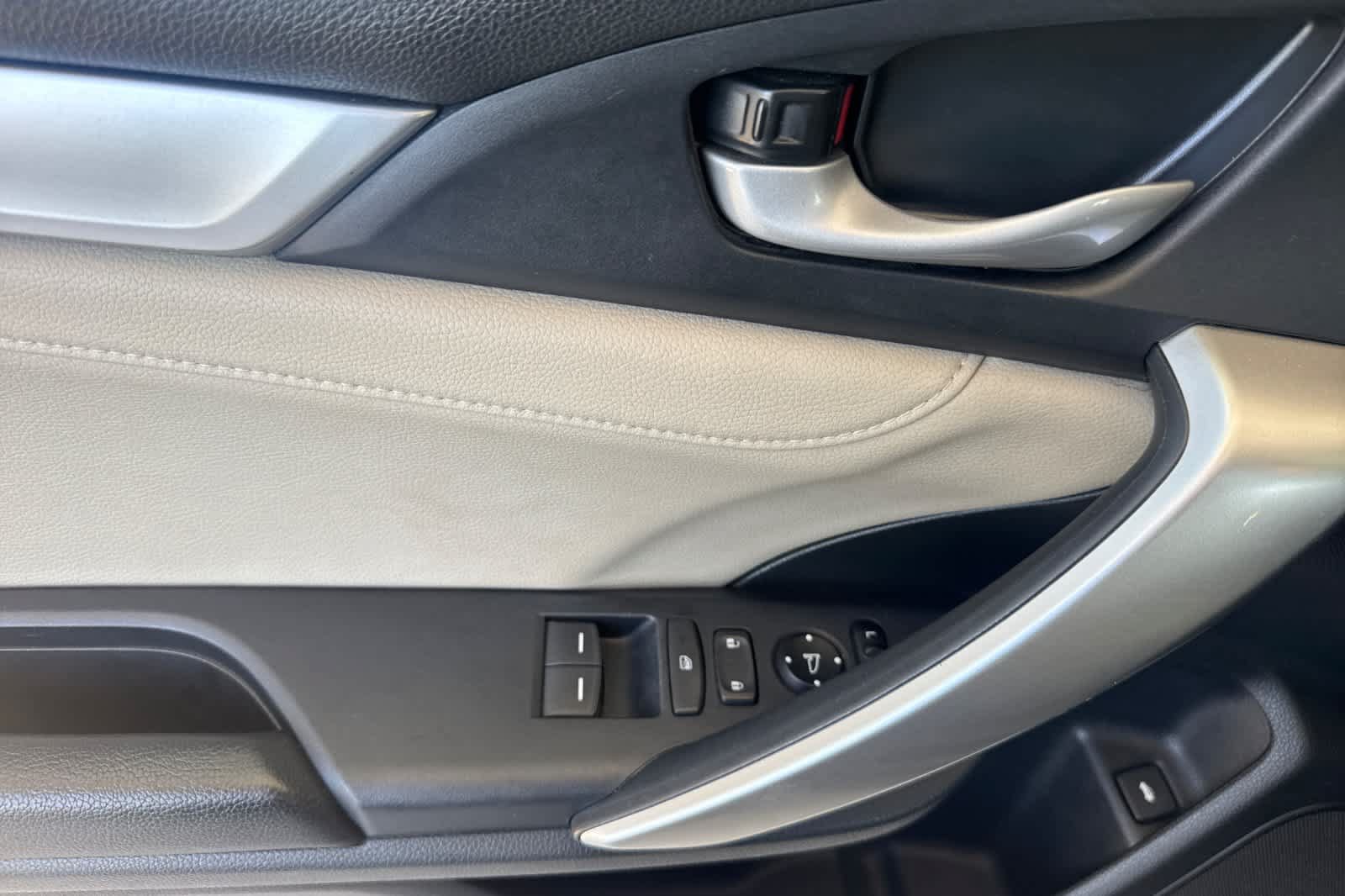 Used 2018 Honda Civic EX-L image 12