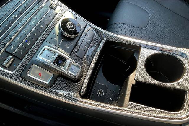 Used 2022 Hyundai Santa Fe SEL w/ Convenience + Premium Package FWD image 17