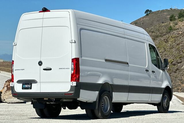Used 2024 Mercedes-Benz Sprinter 3500 image 4