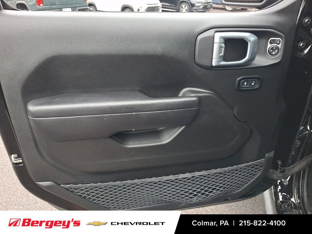 Used 2023 Jeep Gladiator Mojave w/ Cold Weather Group AWD/4WD image 16