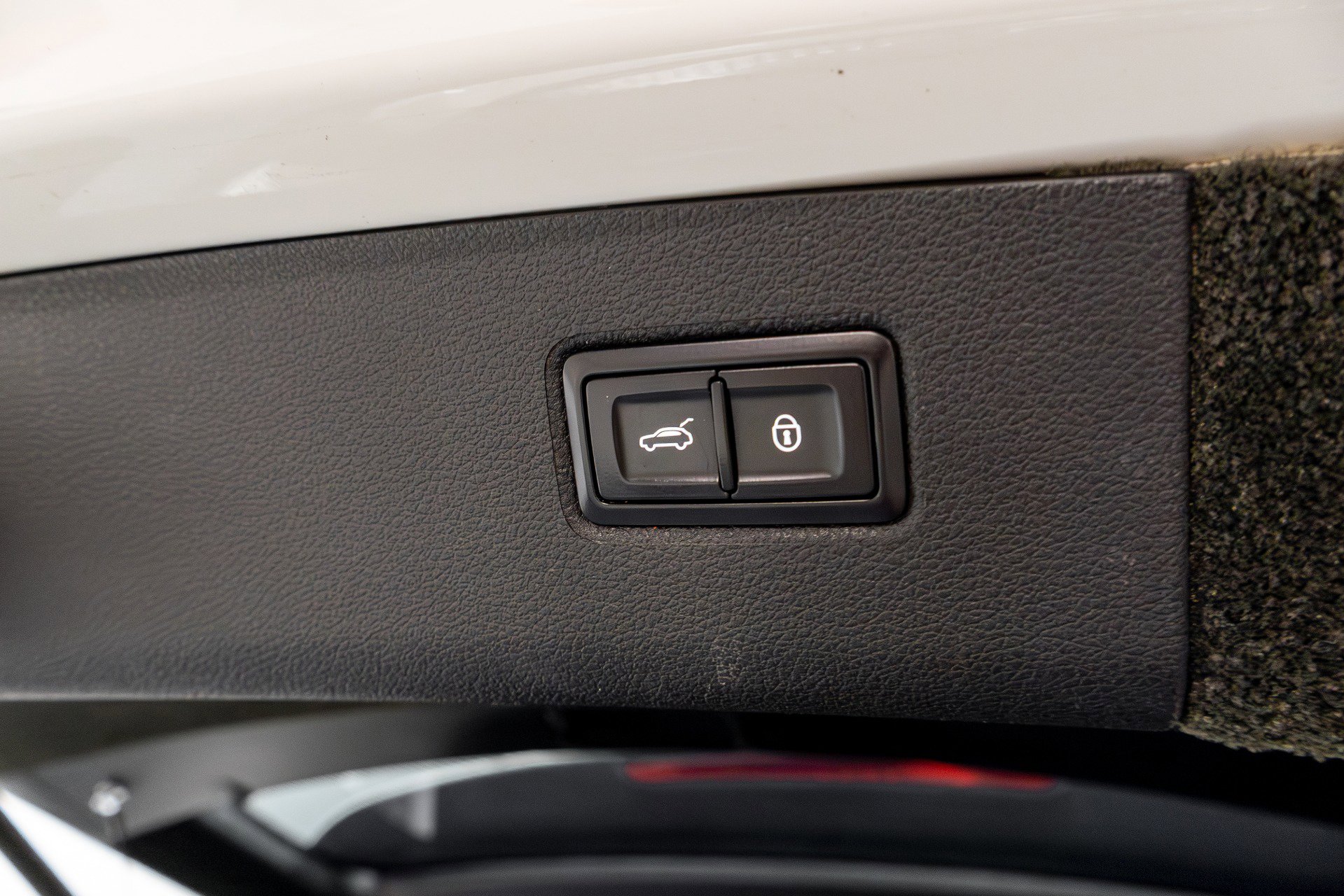 Used 2020 Bentley Bentayga Design Series image 43