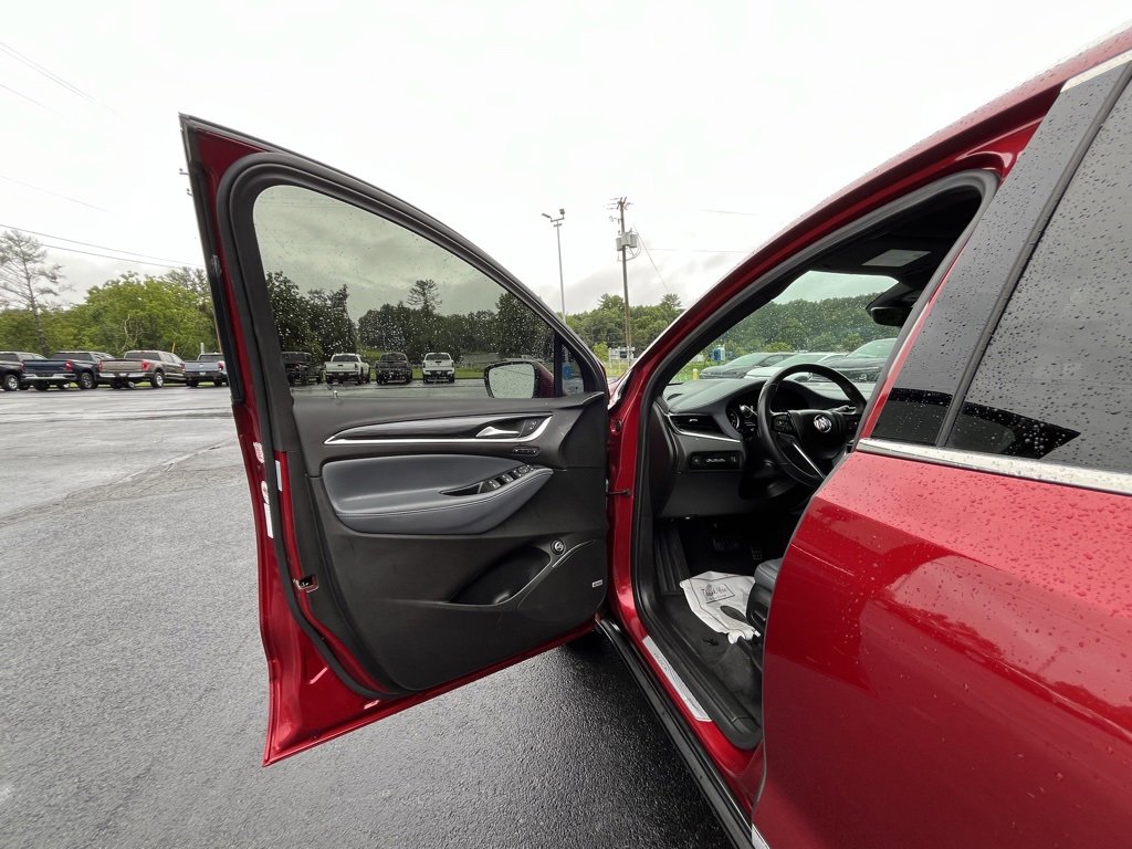 Used 2024 Buick Enclave Premium image 11