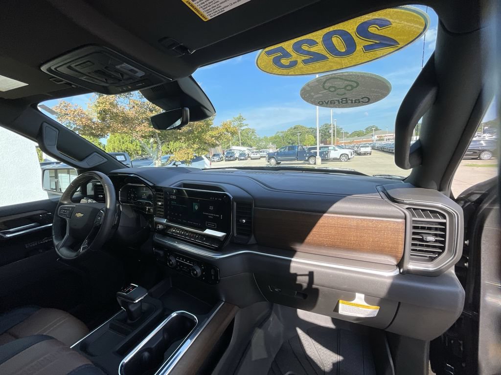 Certified 2025 Chevrolet Silverado 1500 High Country AWD/4WD image 30