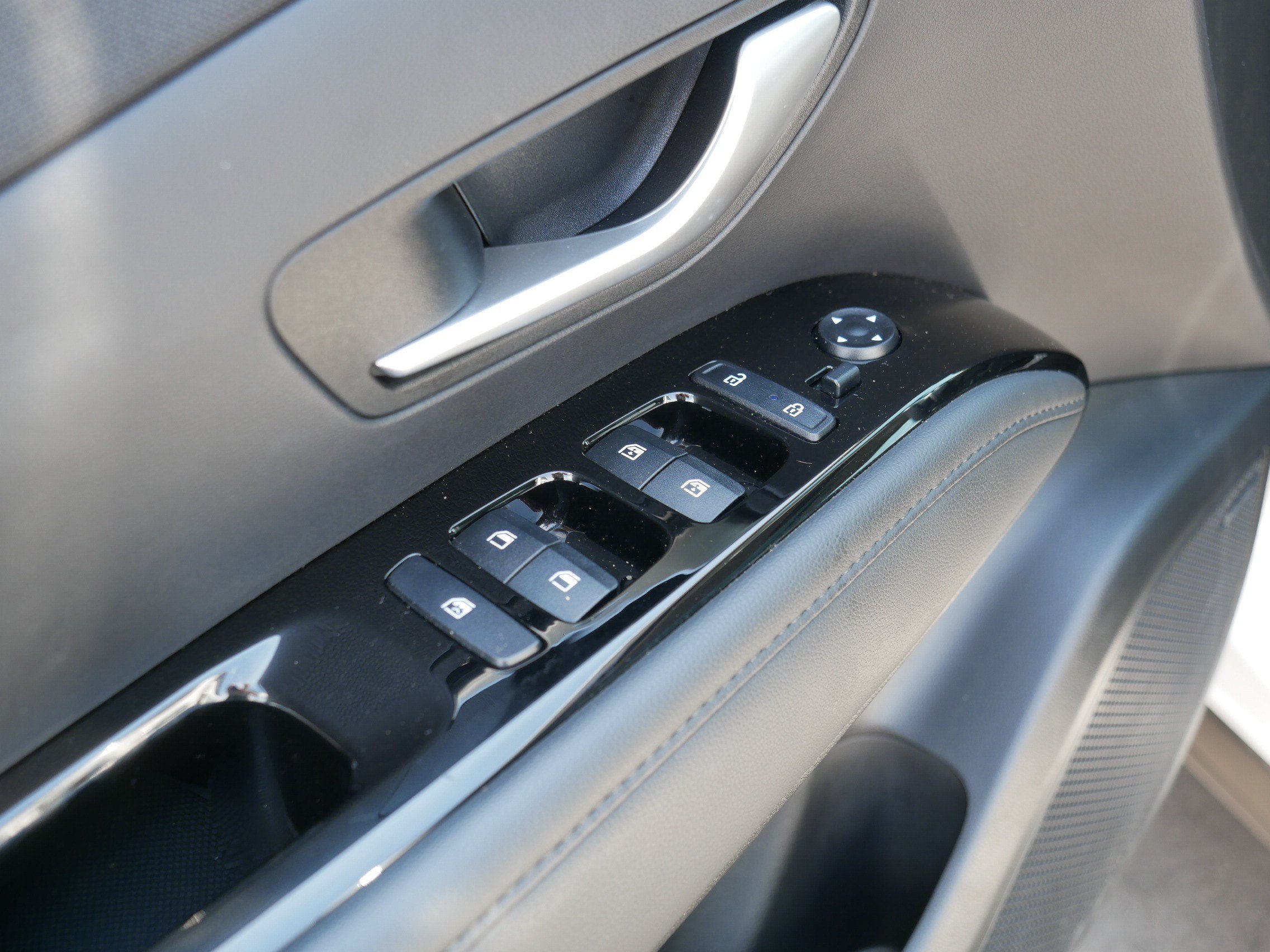Used 2024 Hyundai Tucson Limited AWD/4WD image 15
