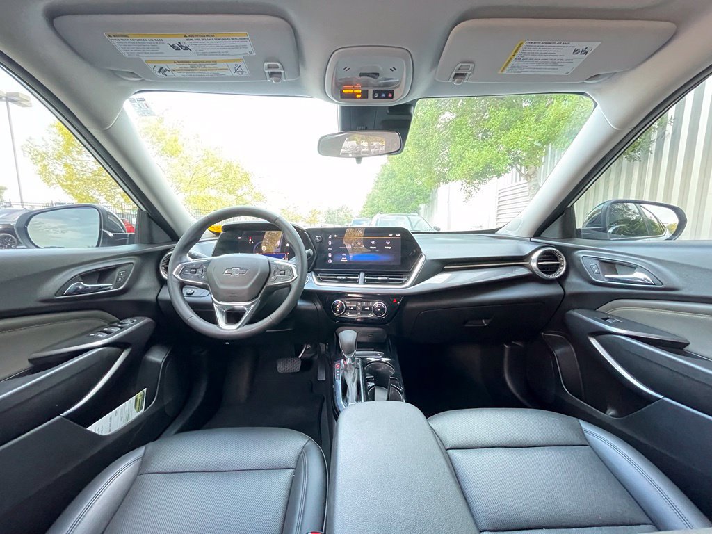 Used 2025 Chevrolet Trax ACTIV FWD image 29