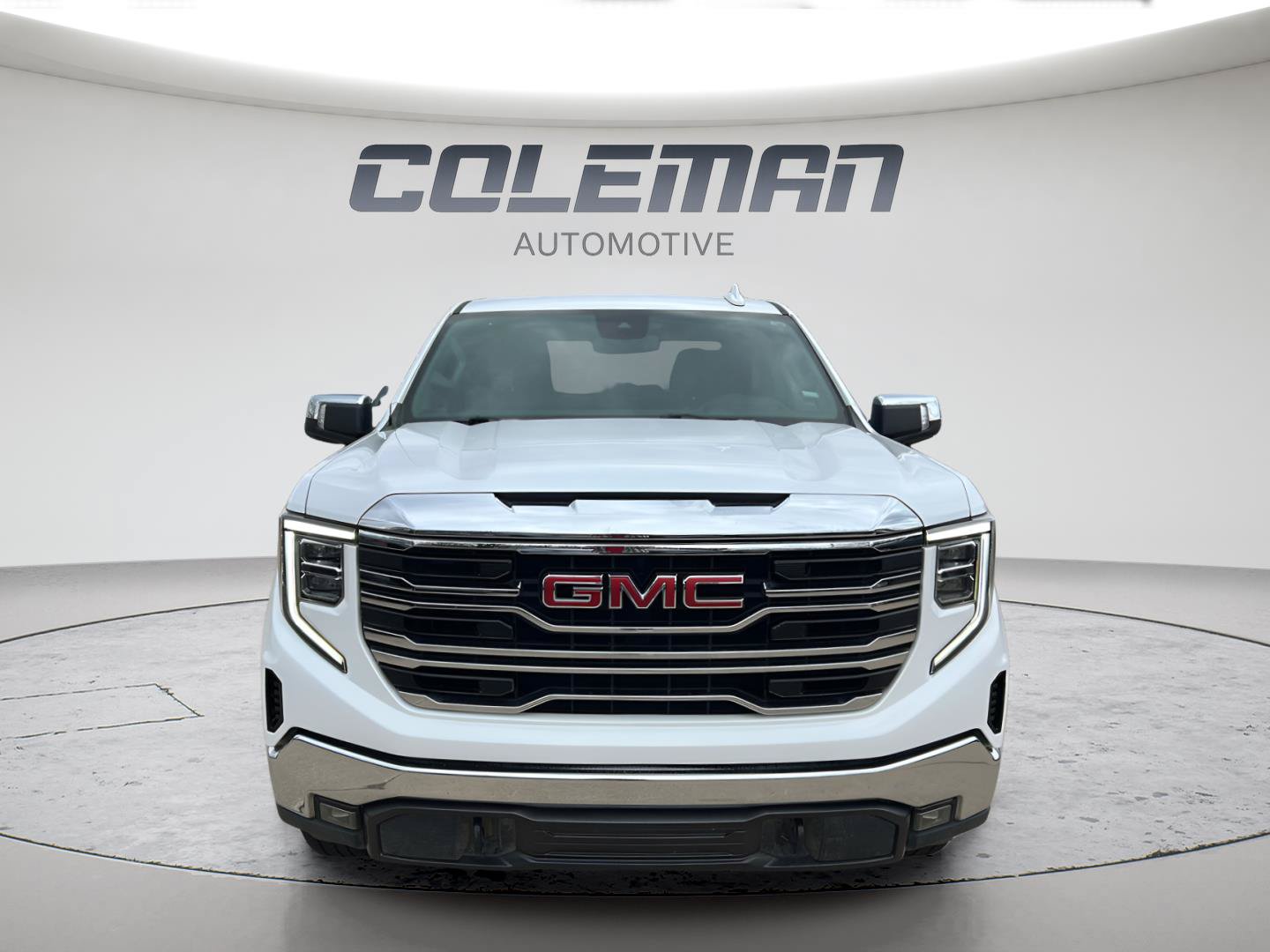 Used 2025 GMC Sierra 1500 SLT AWD/4WD image 2