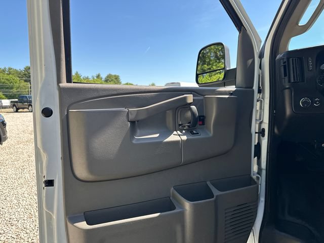 Used 2023 GMC Savana 2500 w/ Driver Convenience Package RWD image 19