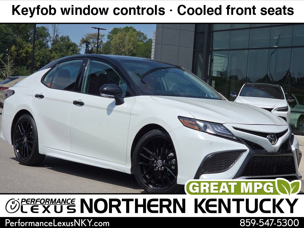 Used 2022 Toyota Camry XSE w/ Navigation Package FWD image 1