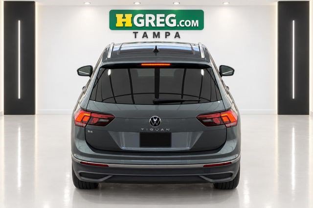 Used 2023 Volkswagen Tiguan SE w/ Panoramic Sunroof Package FWD image 8