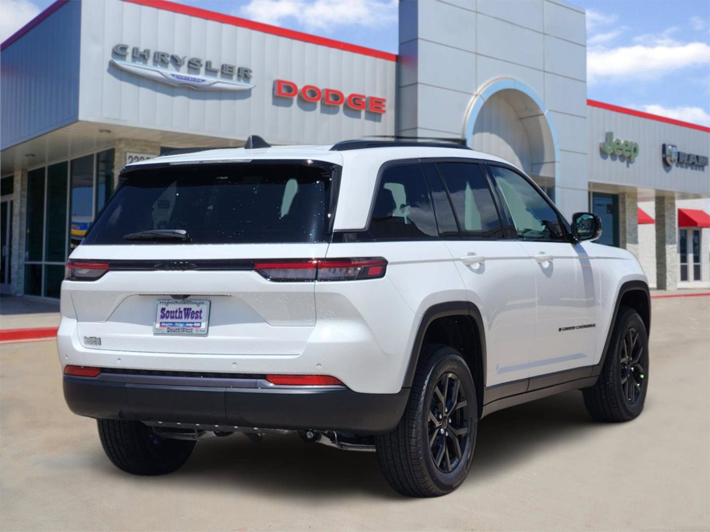 New 2026 Jeep Grand Cherokee Altitude RWD image 5