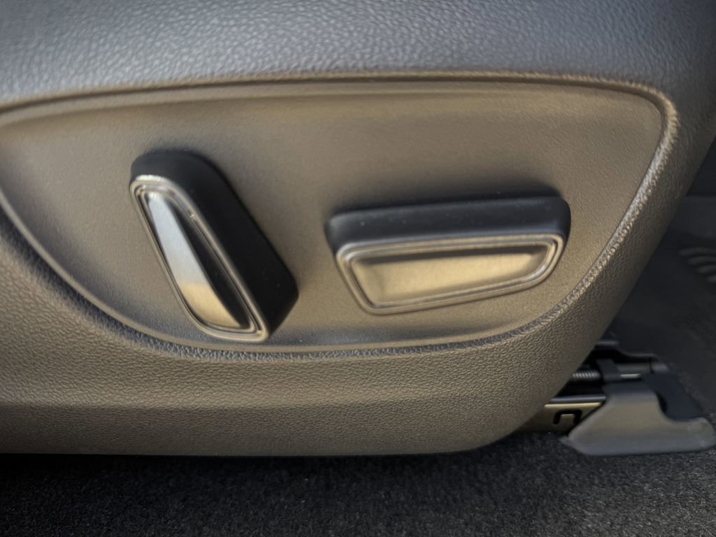 Used 2025 Toyota Land Cruiser w/ Premium Package image 29